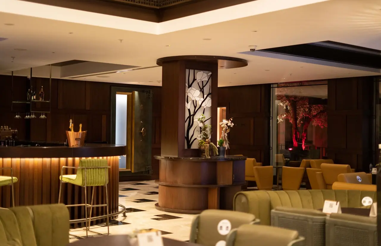 Maplewardstudio Casino Hotel interior